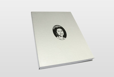 Republic Box Set  Edition – Box mit Fotoabzügen von Bildmaterial, das zur Produktion der »God save the Queen« single der Sex Pistols verwendet wurde.