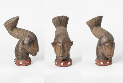 Kopfaufsatz der Mangbetu, Kongo Holz, Stoff, Kaurischnecken