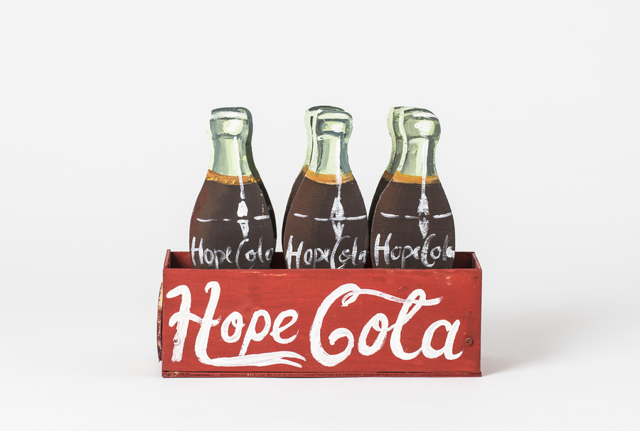 Hope Cola Farbe auf Holz